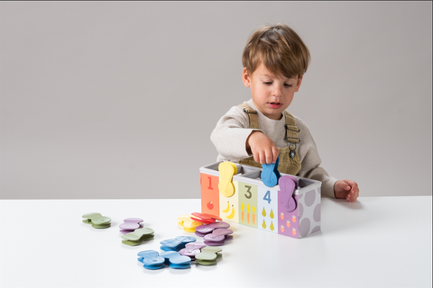 Conejo cuenta y juega Taf Toys