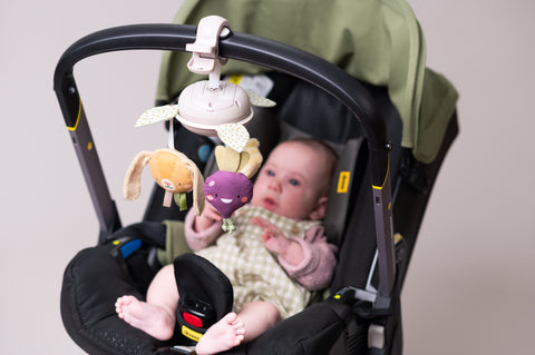 Móvil portátil Jardín TAF TOYS