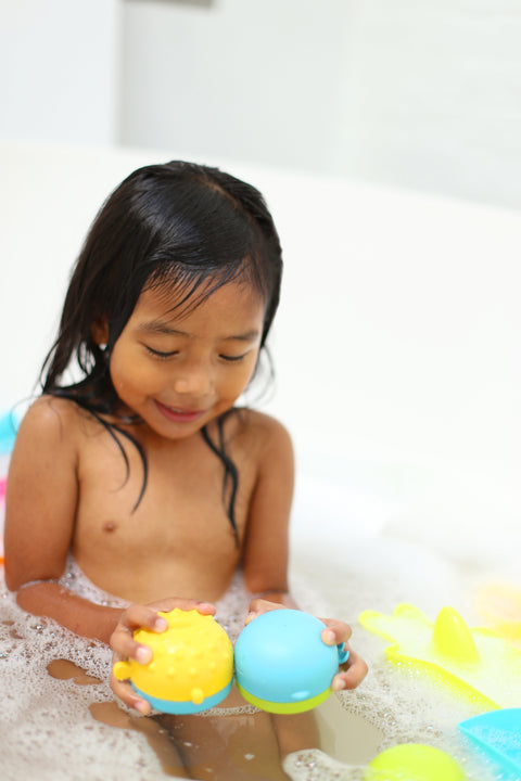 Set de juguetes de baño silicón UBBI